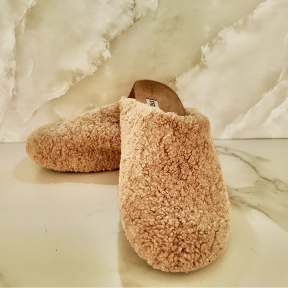 Wool Slides - Picture 2 of 4